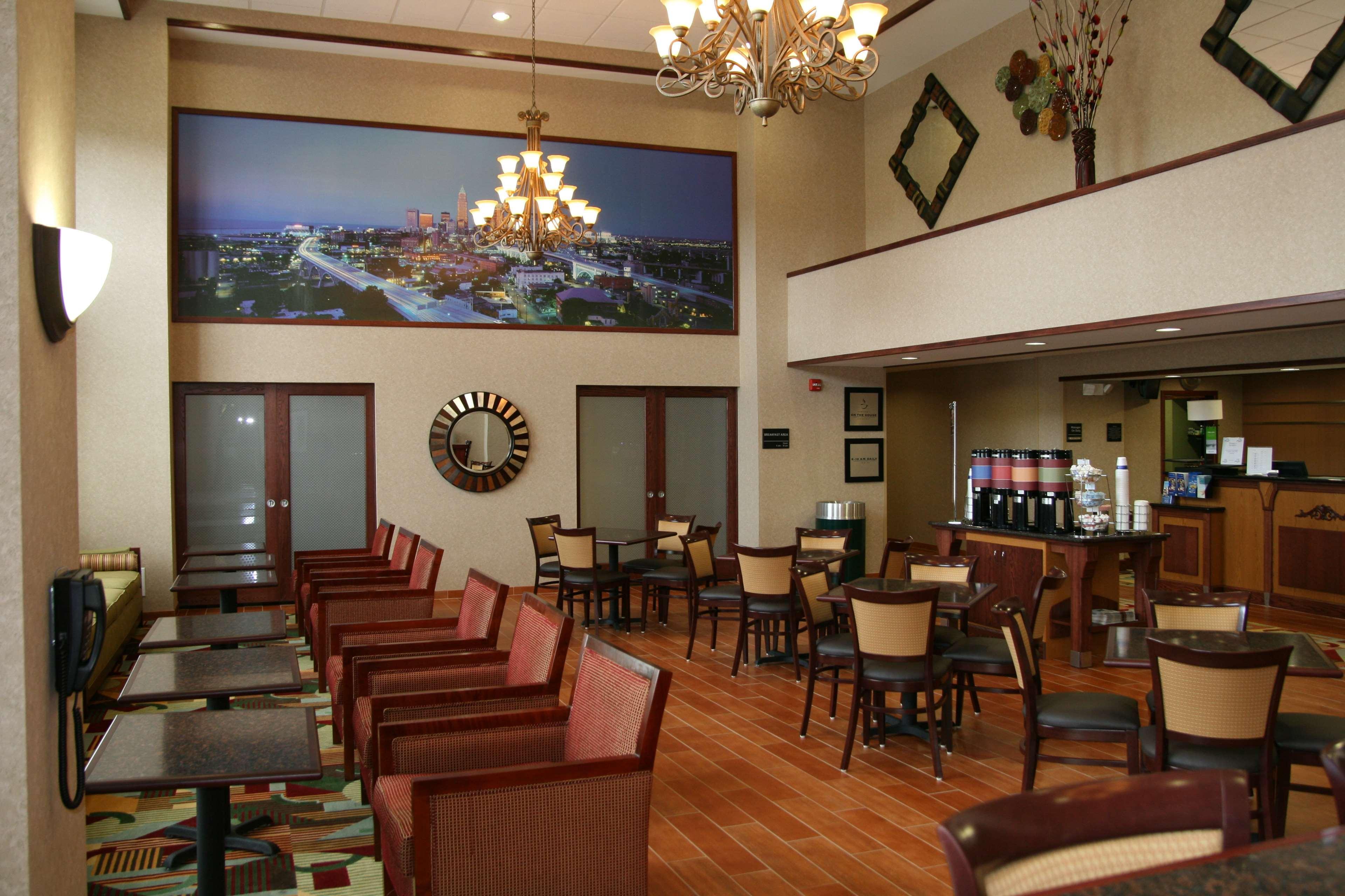 Hampton Inn & Suites Cleveland-Mentor Ristorante foto